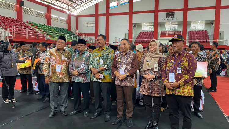 Penyerahan Bantuan Stimulan Bagi Petani Gagal Panen