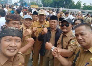 Aksi Desa Bersatu ” Marah” DPR RI Molor