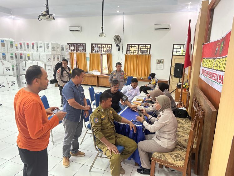 Kasi Dokkes Polresta Pati Berikan Layanan Kesehatan