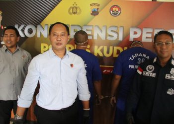 Dua Pria Diamankan Polisi dan Barang Bukti