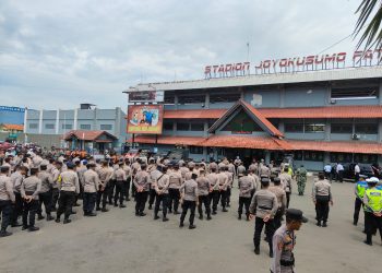 Ratusan Personil Kawal Pertandingan Sepak Bola