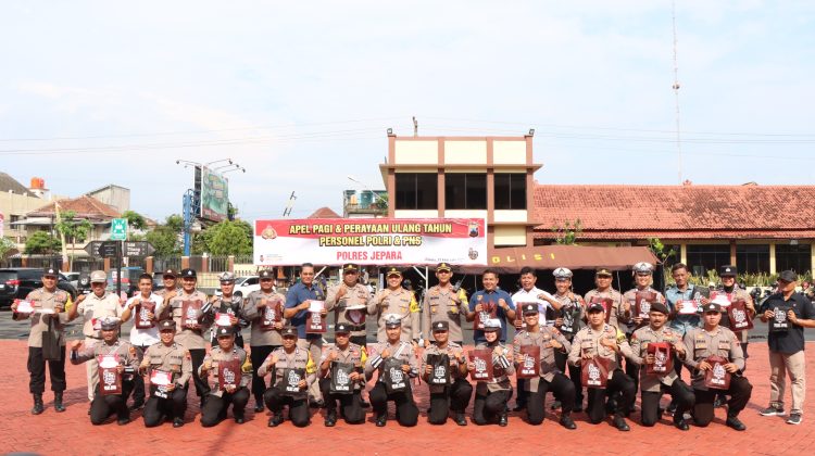 Unik dan Sederhana, Kapolres Jepara Sambut Hari Ulang Tahun Para Personil