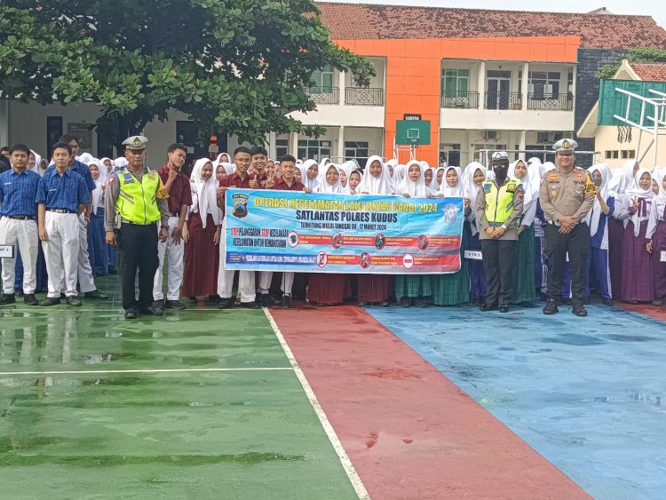 Tingkatkan Kedisiplinan, Satlantas Polres Kudus Ajak SMA/SMK Tertib Berlalu Lintas