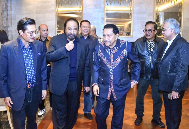 Ketua MPR RI Bamsoet Apresiasi Konser Penyanyi Lawas Tom Jones