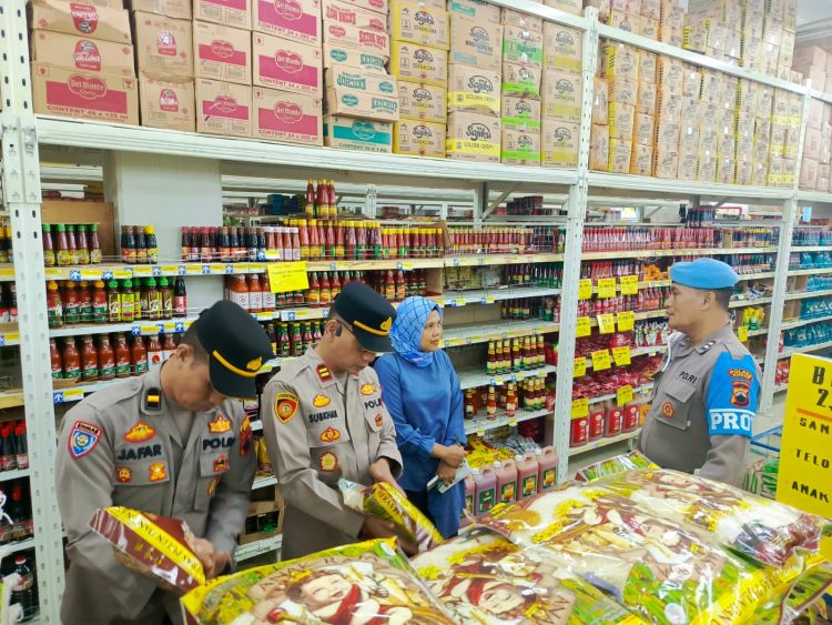 Sejumlah Pasar Tradisional dan Toko di Cek, Ternyata Harga Stabil