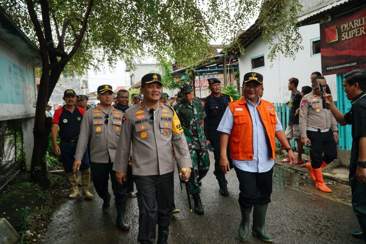 Juwana Banjir, Kapolda Jateng Berikan Bantuan