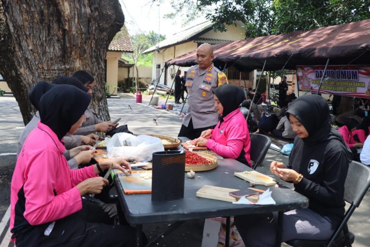 Peduli Korban Banjir, Polresta Pati Dirikan Dapur Umum