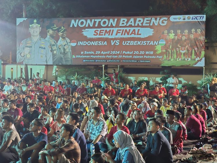 Mapolresta Pati Full Pengemar Indonesia vs Uzbekistan