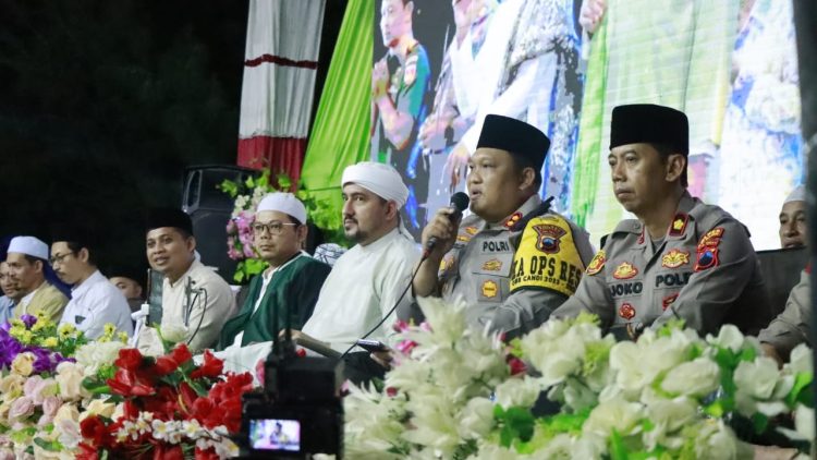 Menjelang Pilkada dan Pilgub 2024, Kapolres Rembang Gelar Doa dan Bersholawat Bersama Habib Anis Syahab