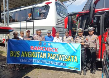 Kendaraan Umum di Cek, Polisi dan Dinas Perhubungan Kudus Turun