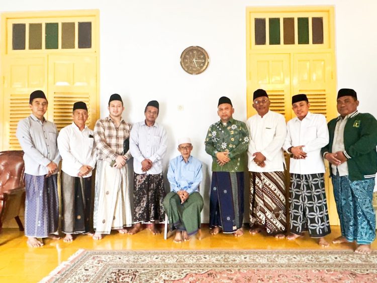 Menjelang Masa Politik, PH DPC PPP Pati Ajangsana dan Silahturahmi ke KH. Aniq Muhammadun