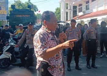 Aksi Demo Terkait Perizinan Tempat Karoeke !! Riyoso Angkat Bicara
