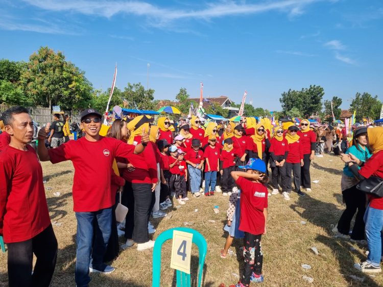 Ribuan Masyarakat Lengkong Padati Acara Jalan Santai