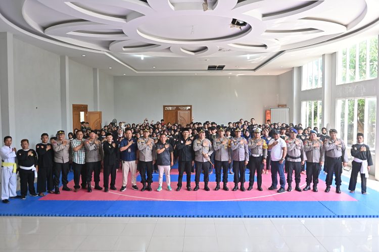 Aksi Nyata! Perguruan Pencak Silat Meriahkan Hari Bhayangkara ke 78