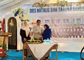 HUT ke 16 SMK TB! Subandi, S.Kom : Potong Tumpeng dan Siapkan Puluhan Hadiah Doorprize