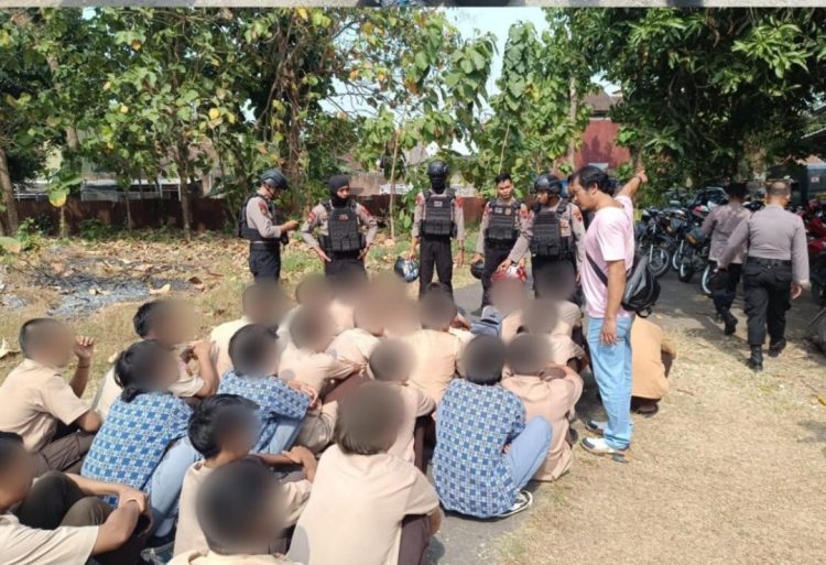 Gerak Cepat! Polisi Meringkus 30 Pelajar Pesta Miras