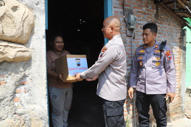 Bakti Sosial! Kombes Pol. Andhika Bayu Adhittama Peduli Warga Dhuafa