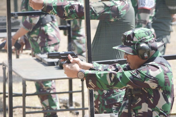 Hut ke 63 Korem Makutarama! Dandim Pati Sabet Juara Lomba Menembak Pistol