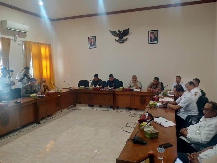 Aksi Unjuk Rasa Menuntut Penataan Lahan di Izinkan