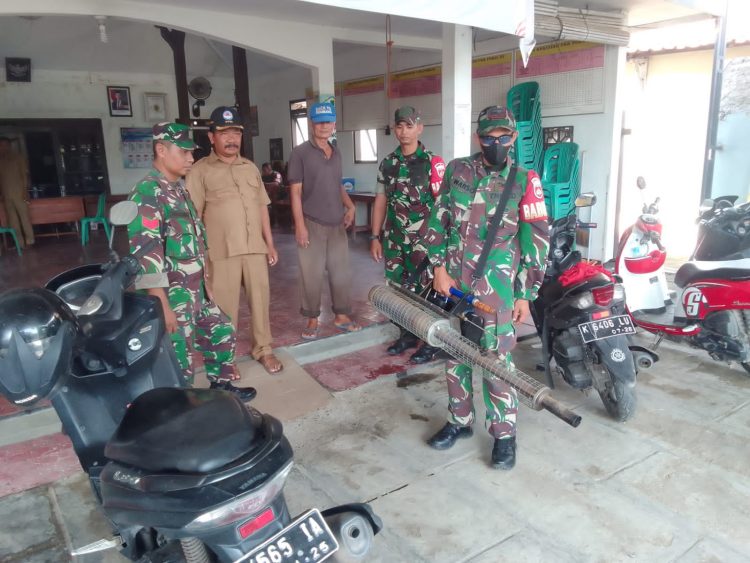 Antisipasi Awal Hadapi Musim Hujan, Kini Anggota TNI – dan Masyarakat Kompak