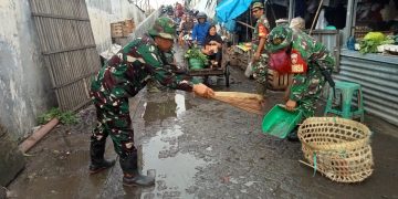 Pedagang Apresiasi TNI AD Atas Aksi Pembersihan Pasar