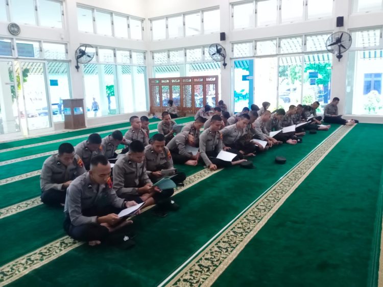 Binrohtal Polresta Pati, AKP Mudhofar : Meningkatkan Ketakwaan dan Kualitas Kinerja Polri