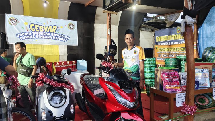 Undian Tabungan Berhadiah di Desa Pekalongan, Kini Taj Yasin Hadir