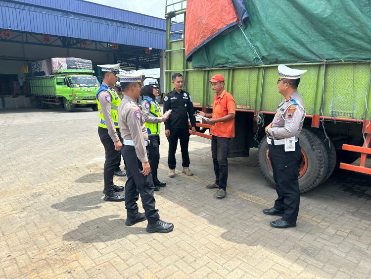 Satlantas Polresta Pati Ingatkan Karyawan PT. Garuda Food Pentingnya Keselamatan Berkendara