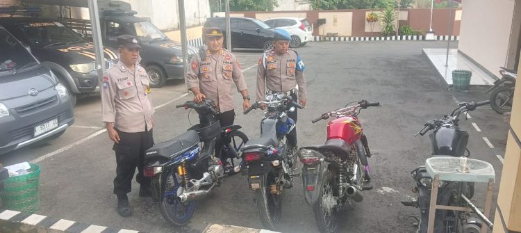 Razia Knalpot Brong, Polsek Sukolilo Bubarkan Aksi Balap Liar