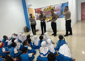 Polisi Kenalkan Rambu Lalu Lintas ke Anak TK