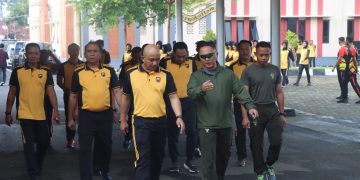 Jaga Soliditas, TNI – Polri Gelar Senam dan Jalan Santai