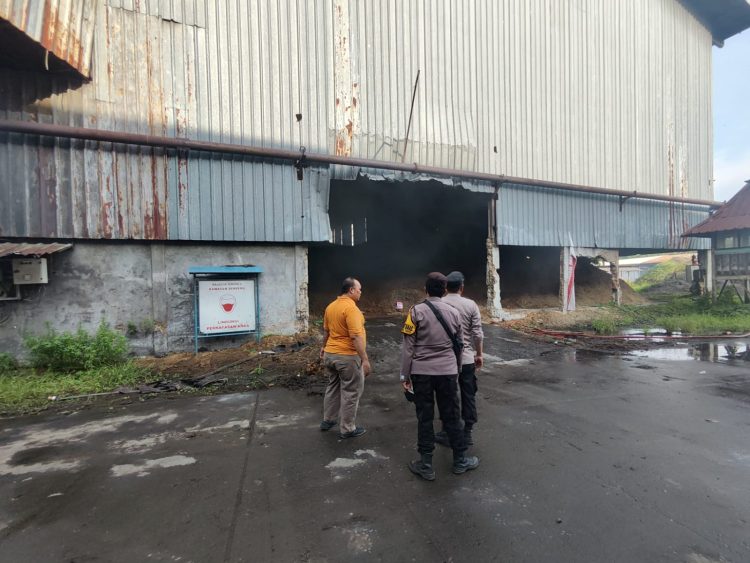 Api Melalap Gudang Ampas, Kini Kerugian Capai 2 Juta