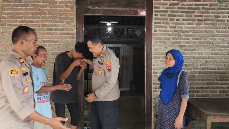 Kisah AAP Berujung Haru, Kapolsek Tlogowungu Angkat Anak
