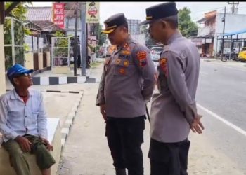 Sambangi Tukang Cukur Difabel, Kapolres Rembang Beri Dukungan