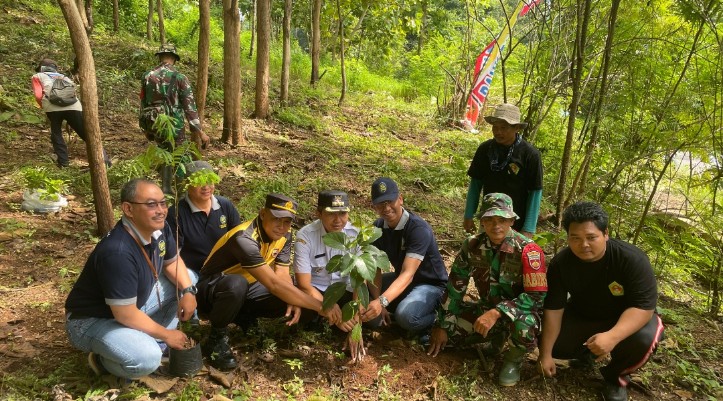 Gerakan “Rabu Menanam” di Pegunungan Kendeng