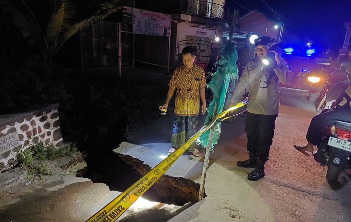 Jembatan di Sinomwidodo Ambruk, Polisi Imbau Warga Gunakan Jalur Alternatif