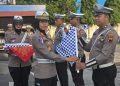 Tingkatkan Ketertiban Lalu Lintas, Satlantas Polres Rembang Serahkan Bendera Gatur