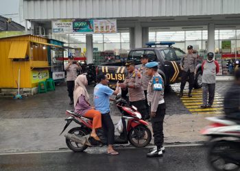 Aksi Sosial di Gencarkan, Pengendara Lewat Terima Paket Takjil Gratis