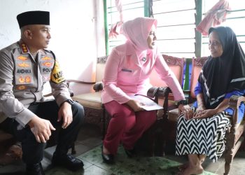 Aksi Nyata, Polresta Pati Salurkan Paket Sembako ke Warga Kurang Mampu dan Lansia