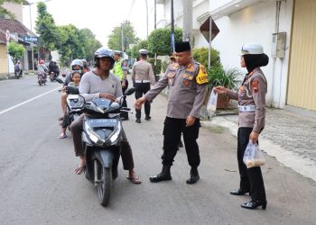 Aksi Sosial di Gencarkan, Kapolres Rembang : 30 Menit Takjil Gratis Habis
