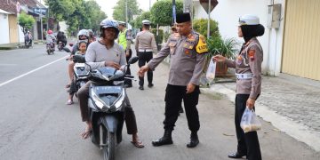 Aksi Sosial di Gencarkan, Kapolres Rembang : 30 Menit Takjil Gratis Habis