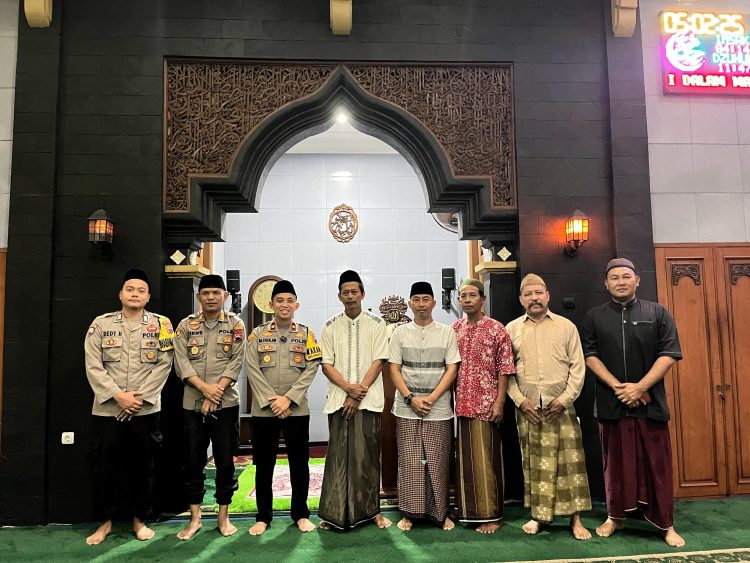 Gelar Safari Kultum Subuh, Wakapolres Rembang : Pererat Silaturahmi Dengan Warga