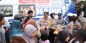 Berbagi Takjil Gratis, Kapolresta Pati : Wujudkan Kepedulian di Bulan Suci Ramadan