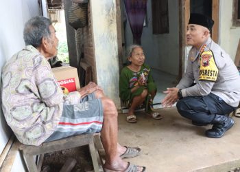 Gelar Bakti Sosial dan Bagi Takjil Gratis ke Masyarakat