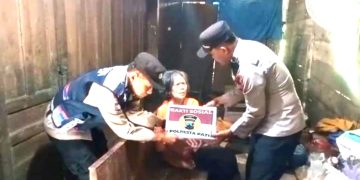 Masyarakat Kurang Mampu Terima Bansos dan Takjil Gratis