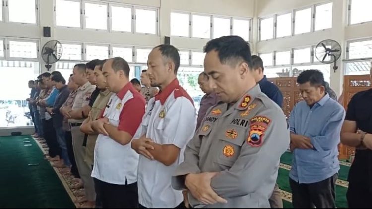 Personil Polri Gugur, Polresta Pati Gelar Sholat Ghaib