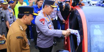 Kapolri Tinjau Arus Mudik di Tol Kalikangkung