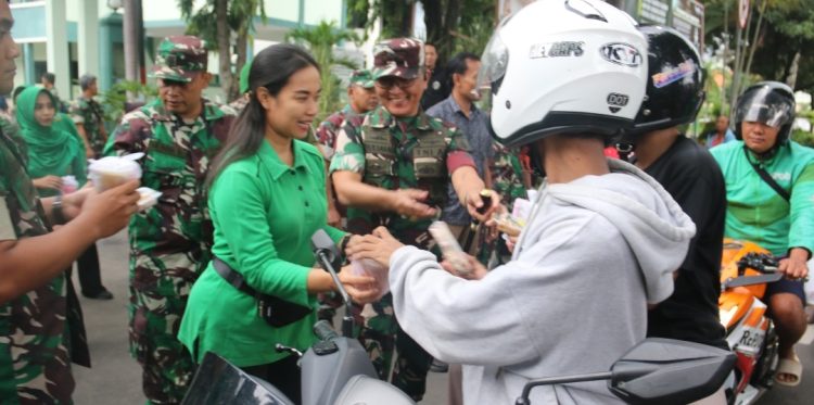 600 Takjil Ramadan di Bagikan Masyarakat
