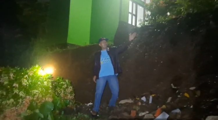 Pagar SMP Negeri 1 Roboh, Kabid SMP Tinjau Lokasi