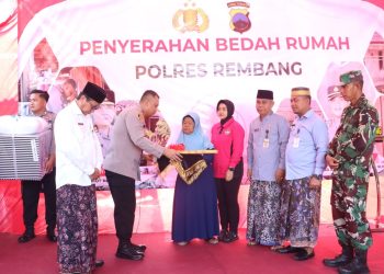 Harapan Baru, Bantuan Polres Rembang Bawa Senyum Bagi Ibu Sumarmi